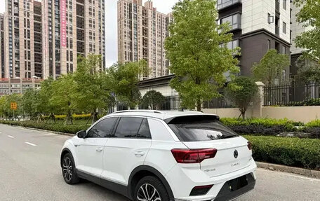 Volkswagen T-Roc I, 2022 год, 1 630 000 рублей, 9 фотография