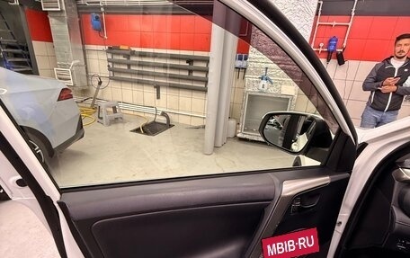 Toyota RAV4, 2014 год, 2 300 000 рублей, 4 фотография