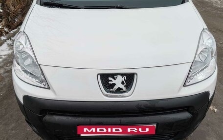 Peugeot Partner II рестайлинг 2, 2011 год, 550 000 рублей, 9 фотография