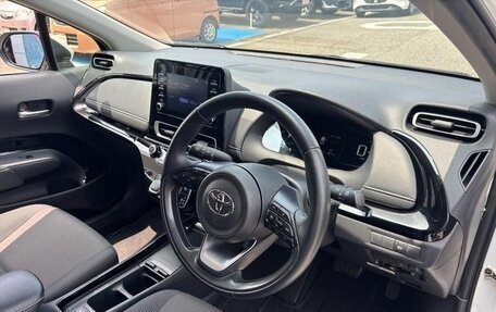 Toyota Aqua, 2022 год, 980 143 рублей, 10 фотография
