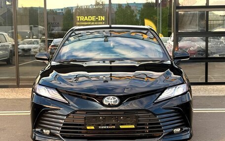 Toyota Camry, 2021 год, 3 575 000 рублей, 2 фотография