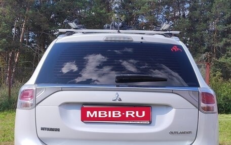 Mitsubishi Outlander III рестайлинг 3, 2014 год, 1 500 000 рублей, 8 фотография