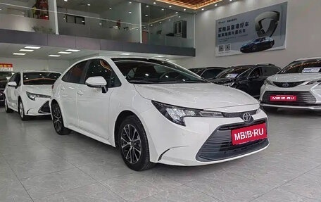 Toyota Corolla, 2022 год, 1 350 000 рублей, 3 фотография