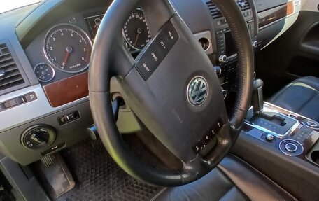 Volkswagen Touareg III, 2005 год, 625 000 рублей, 2 фотография