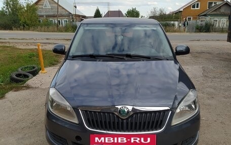 Skoda Fabia II, 2011 год, 350 000 рублей, 2 фотография