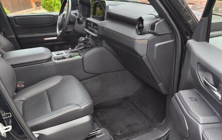 Toyota Land Cruiser Prado, 2024 год, 8 350 000 рублей, 3 фотография