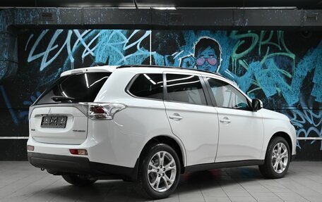 Mitsubishi Outlander III рестайлинг 3, 2014 год, 1 255 000 рублей, 4 фотография