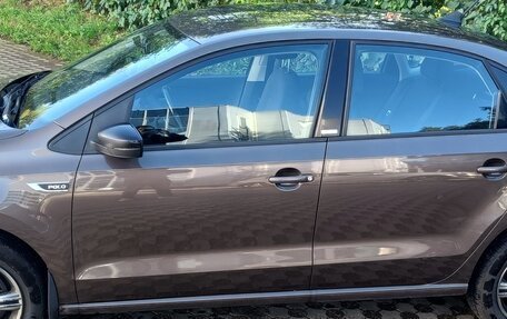 Volkswagen Polo VI (EU Market), 2017 год, 800 000 рублей, 2 фотография