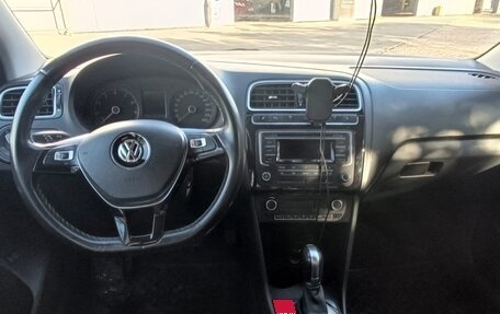 Volkswagen Polo VI (EU Market), 2017 год, 800 000 рублей, 8 фотография
