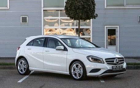 Mercedes-Benz A-Класс, 2015 год, 1 455 000 рублей, 3 фотография