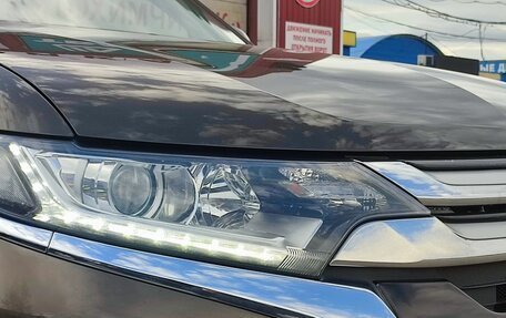Mitsubishi Outlander III рестайлинг 3, 2015 год, 1 820 000 рублей, 8 фотография