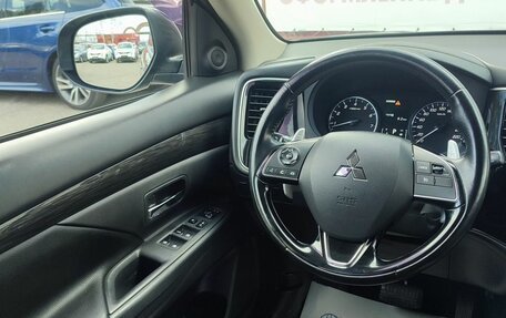 Mitsubishi Outlander III рестайлинг 3, 2015 год, 1 820 000 рублей, 19 фотография