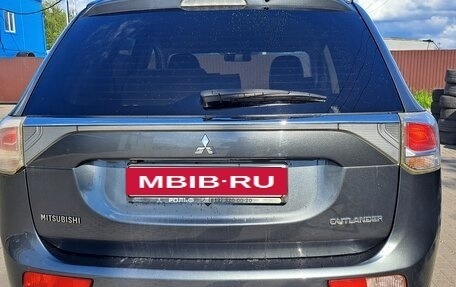 Mitsubishi Outlander III рестайлинг 3, 2013 год, 1 370 000 рублей, 7 фотография