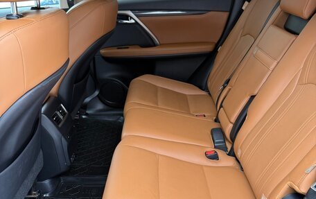 Lexus RX IV рестайлинг, 2020 год, 3 650 000 рублей, 10 фотография