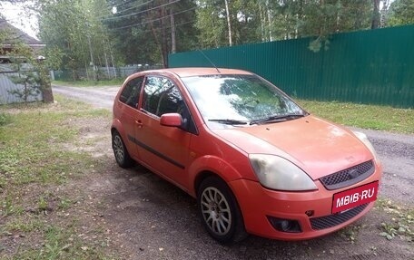 Ford Fiesta, 2006 год, 260 000 рублей, 2 фотография