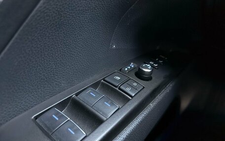 Toyota Camry, 2021 год, 3 300 000 рублей, 13 фотография