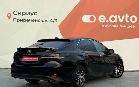 Toyota Camry, 2021 год, 3 300 000 рублей, 6 фотография