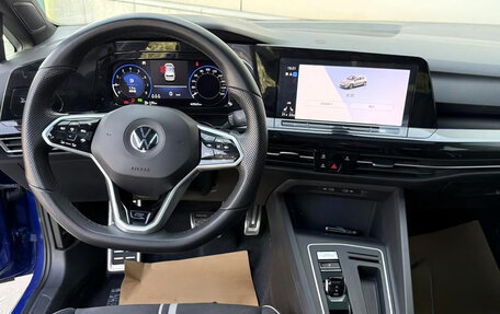 Volkswagen Golf VIII, 2021 год, 1 900 000 рублей, 10 фотография