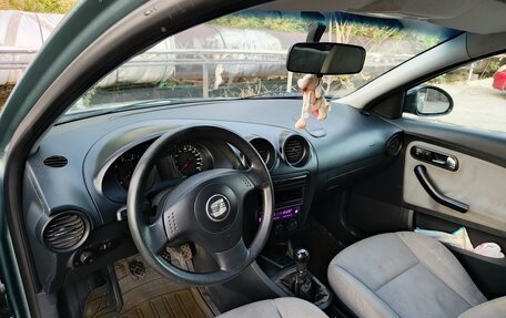 SEAT Ibiza III рестайлинг, 2002 год, 400 000 рублей, 21 фотография