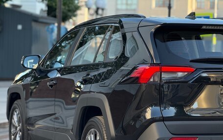 Toyota RAV4, 2025 год, 3 950 000 рублей, 23 фотография