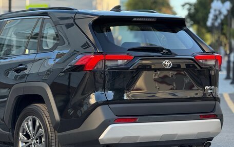 Toyota RAV4, 2025 год, 3 950 000 рублей, 25 фотография