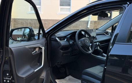 Toyota RAV4, 2025 год, 3 950 000 рублей, 27 фотография
