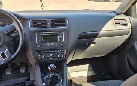 Volkswagen Jetta VI, 2014 год, 900 000 рублей, 3 фотография