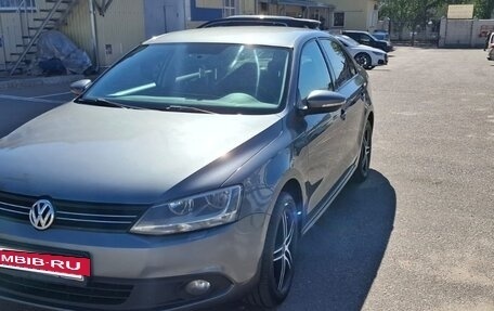Volkswagen Jetta VI, 2014 год, 900 000 рублей, 4 фотография