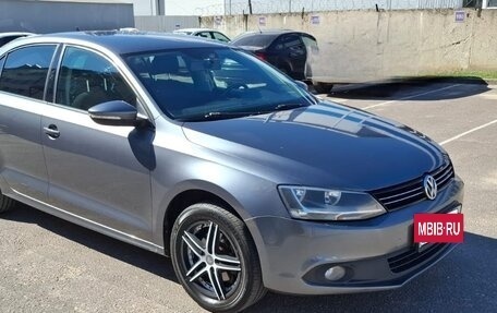 Volkswagen Jetta VI, 2014 год, 900 000 рублей, 5 фотография