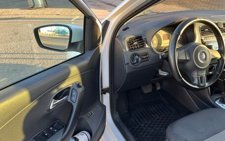 Volkswagen Polo VI (EU Market), 2011 год, 700 000 рублей, 6 фотография