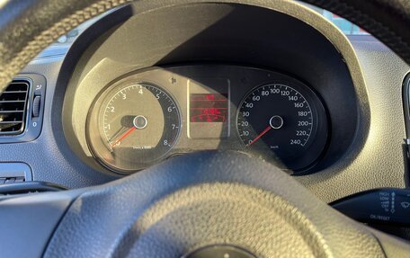 Volkswagen Polo VI (EU Market), 2011 год, 700 000 рублей, 9 фотография