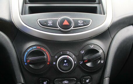 Hyundai Solaris II рестайлинг, 2013 год, 635 000 рублей, 15 фотография