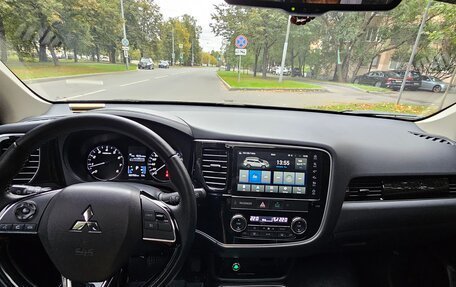 Mitsubishi Outlander III рестайлинг 3, 2022 год, 2 900 000 рублей, 6 фотография