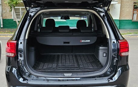 Mitsubishi Outlander III рестайлинг 3, 2022 год, 2 900 000 рублей, 13 фотография