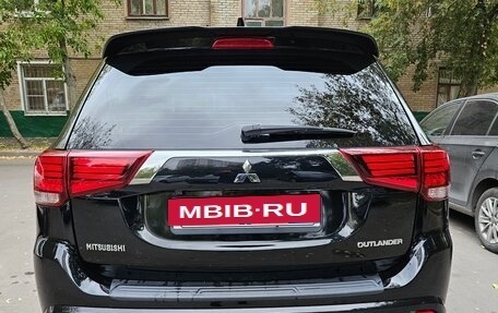 Mitsubishi Outlander III рестайлинг 3, 2022 год, 2 900 000 рублей, 12 фотография