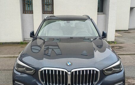 BMW X5, 2019 год, 6 000 000 рублей, 2 фотография