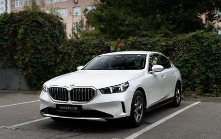 BMW 5 серия, 2023 год, 7 184 000 рублей, 2 фотография