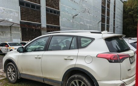 Toyota RAV4, 2017 год, 2 400 000 рублей, 5 фотография