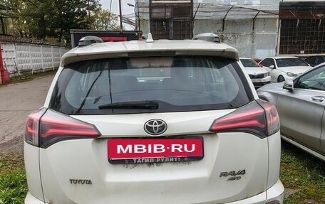 Toyota RAV4, 2017 год, 2 400 000 рублей, 4 фотография