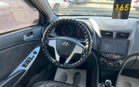 Hyundai Solaris II рестайлинг, 2011 год, 859 000 рублей, 15 фотография