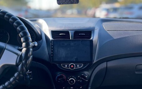 Hyundai Solaris II рестайлинг, 2011 год, 859 000 рублей, 19 фотография