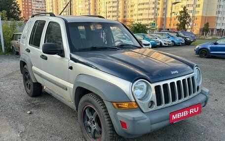 Jeep Liberty (North America) I, 2005 год, 349 000 рублей, 2 фотография