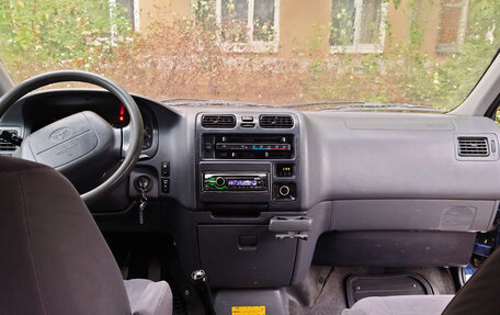 Toyota HiAce, 2001 год, 635 000 рублей, 16 фотография