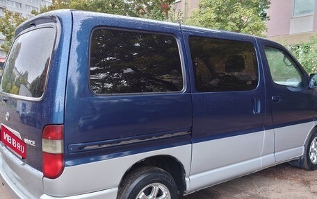 Toyota HiAce, 2001 год, 635 000 рублей, 2 фотография