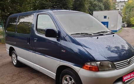 Toyota HiAce, 2001 год, 635 000 рублей, 24 фотография