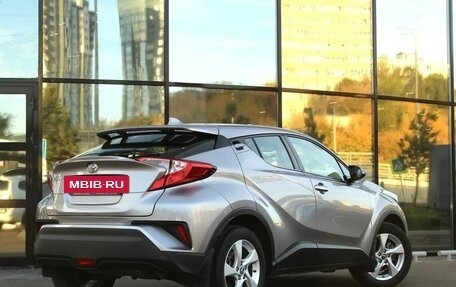 Toyota C-HR I рестайлинг, 2018 год, 2 550 000 рублей, 2 фотография