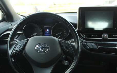 Toyota C-HR I рестайлинг, 2018 год, 2 550 000 рублей, 6 фотография