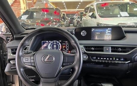 Lexus UX I, 2021 год, 2 550 007 рублей, 9 фотография