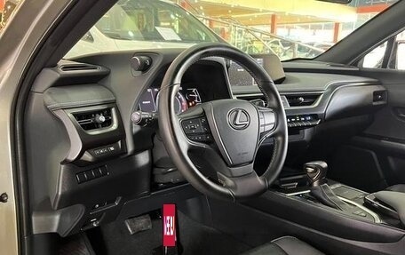 Lexus UX I, 2021 год, 2 550 007 рублей, 6 фотография