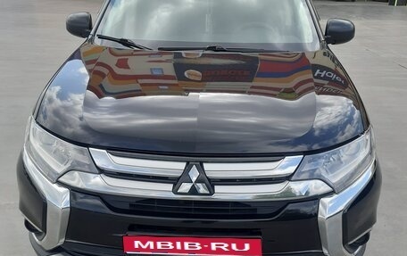 Mitsubishi Outlander III рестайлинг 3, 2018 год, 1 870 000 рублей, 1 фотография